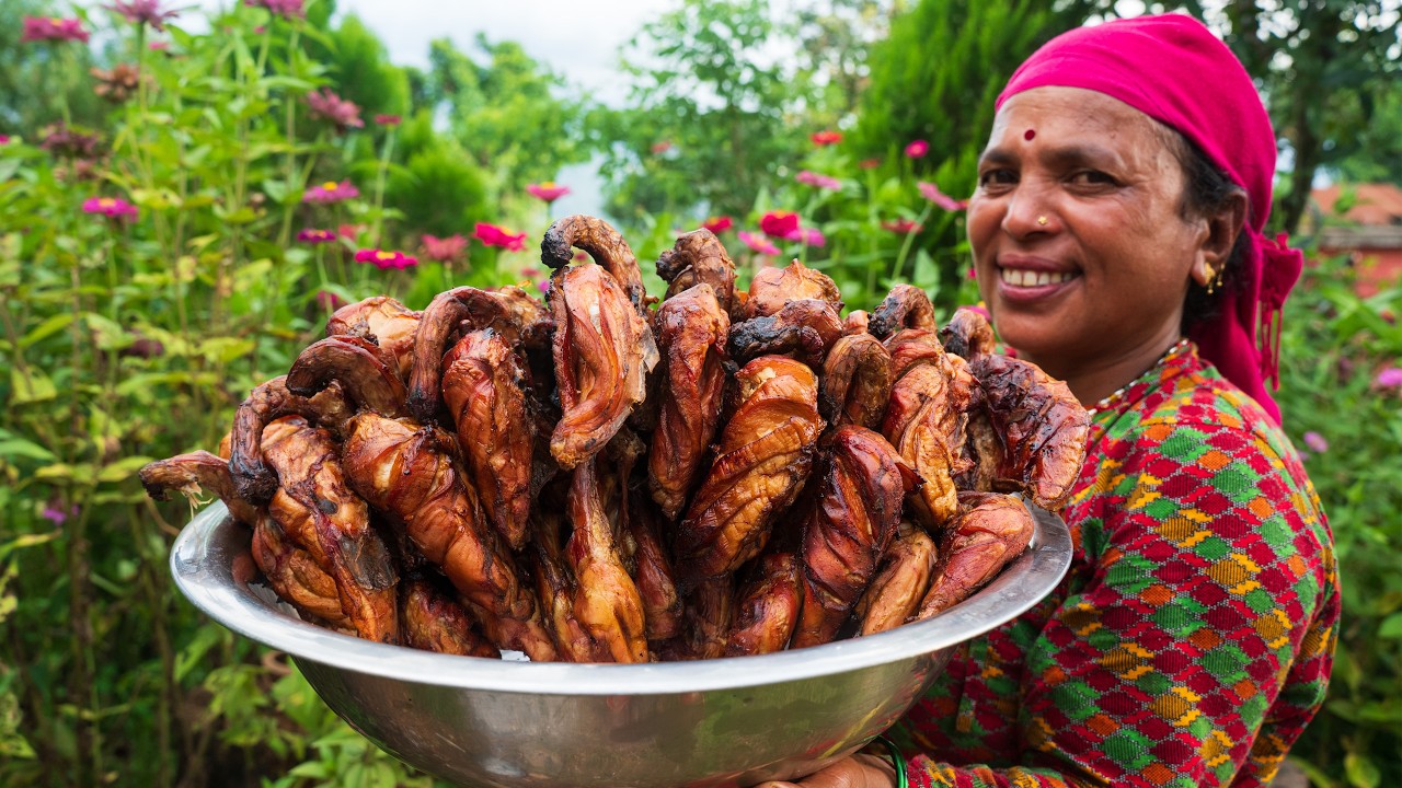 कुखुराको सुकुटी, सजिलै बनाउन सकिने यस्तो छ तरिका || Dry Chicken Cooking on Fire || Kanchhikitchen