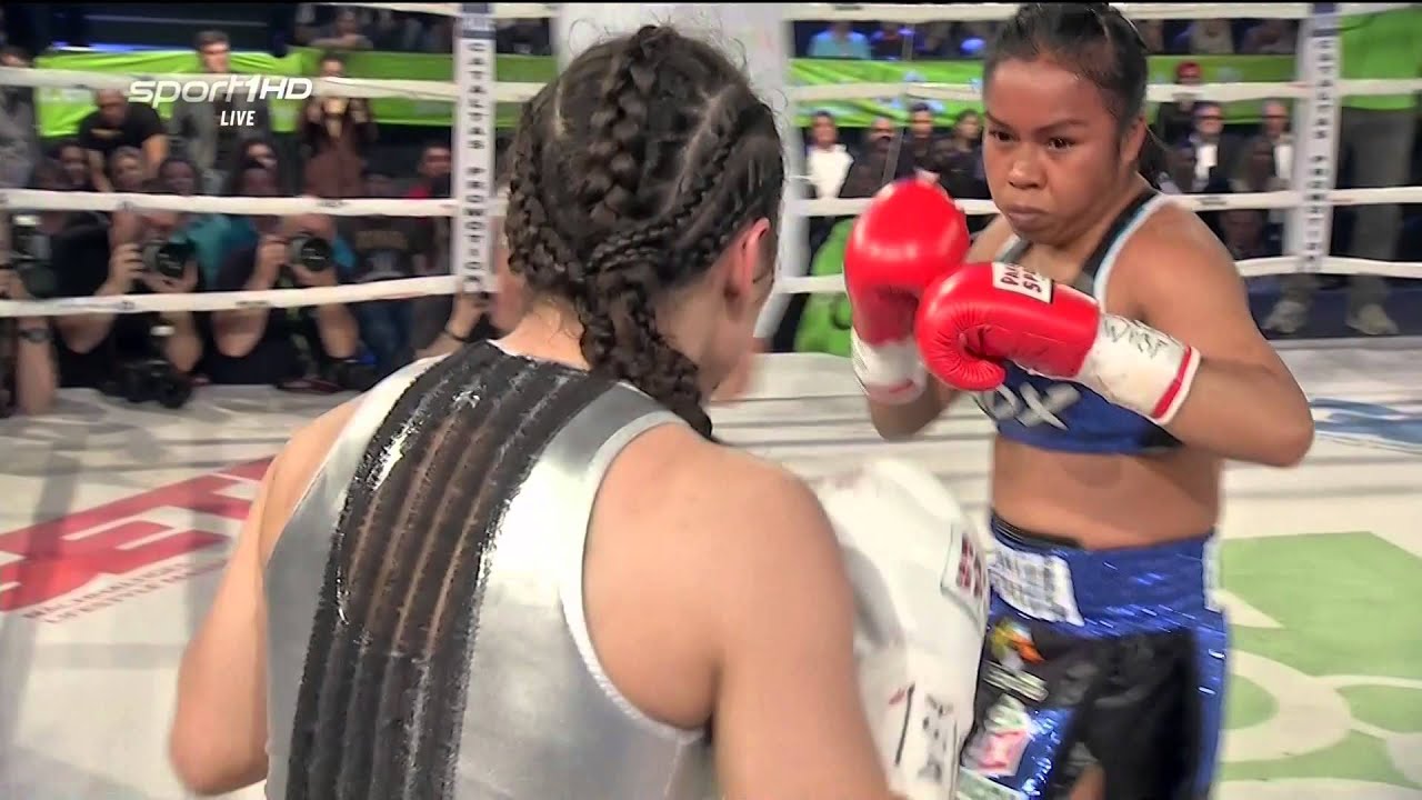 Susi Kentikian vs Susana Cruz Perez / Full Fight 02.10.2015 / HD