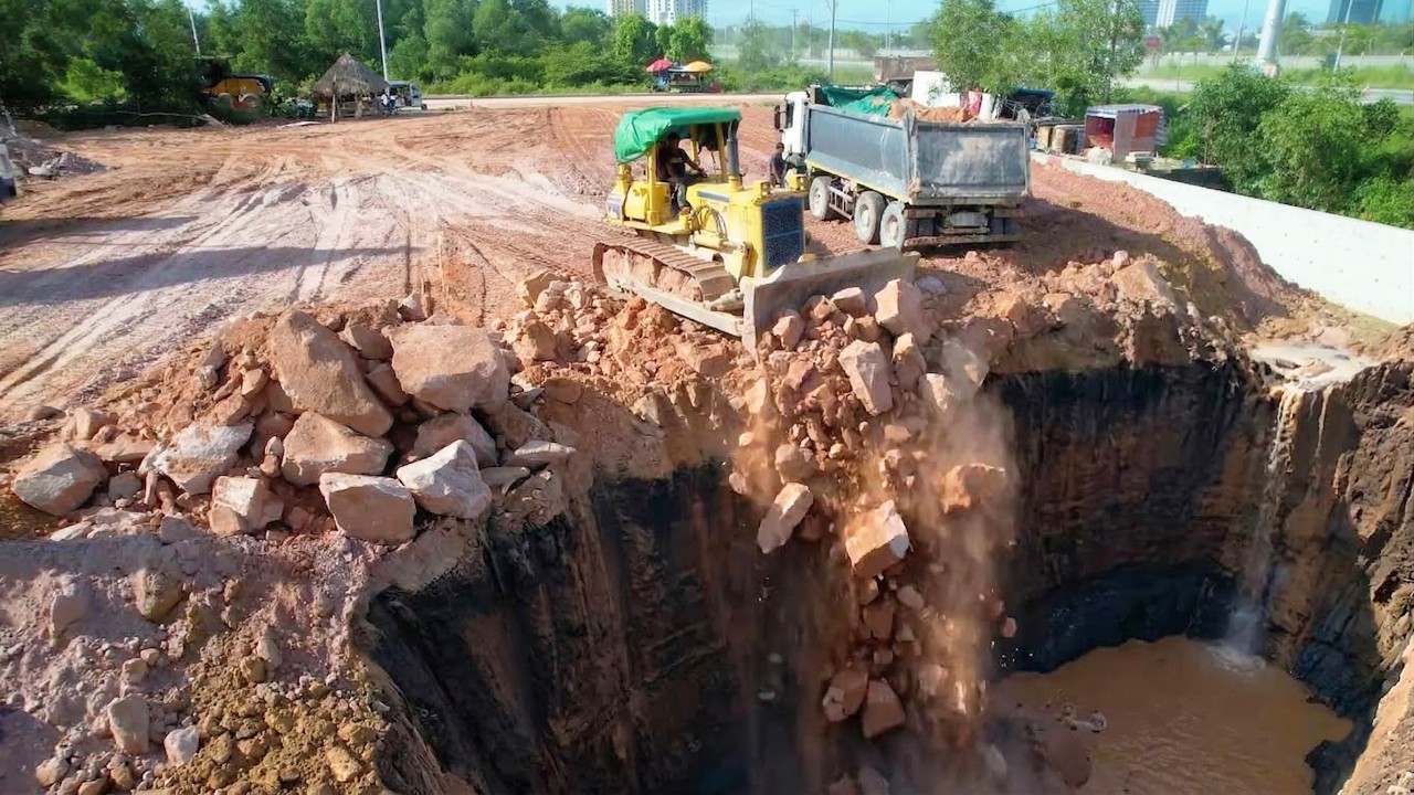Special Scene! Mighty Operation in Land Size 70 Hita With Strongly Heavy Equipment Processing