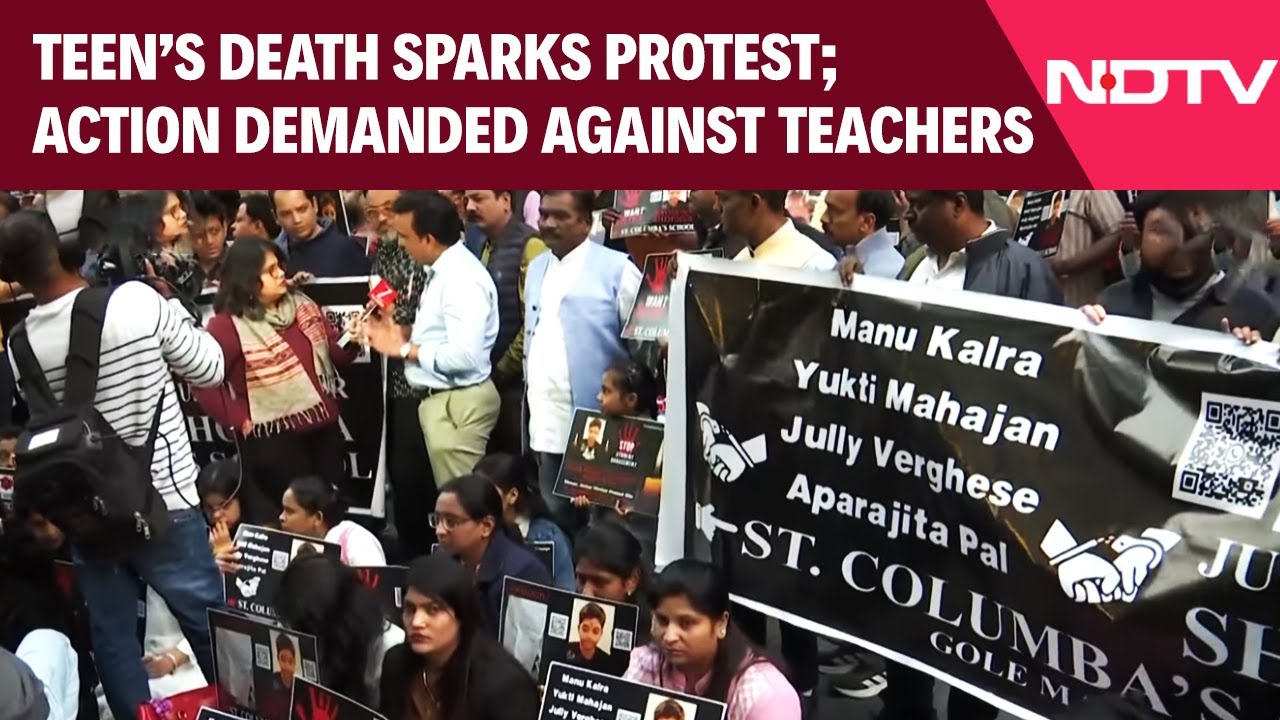 Delhi Suicide Case | People Protest To Demand Action Against Teachers In Teen&rsquo;s Alleged Suicide Case