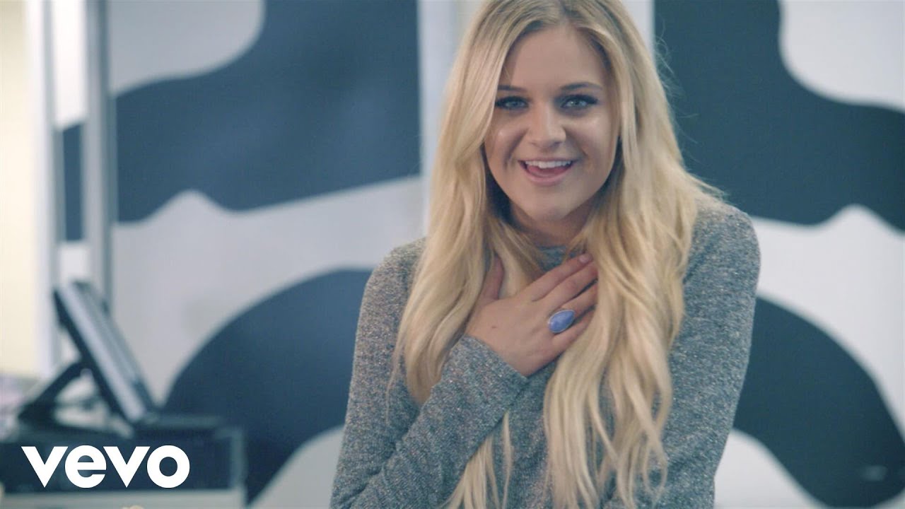 Kelsea Ballerini - Square Pegs (Acoustic) (Vevo LIFT)