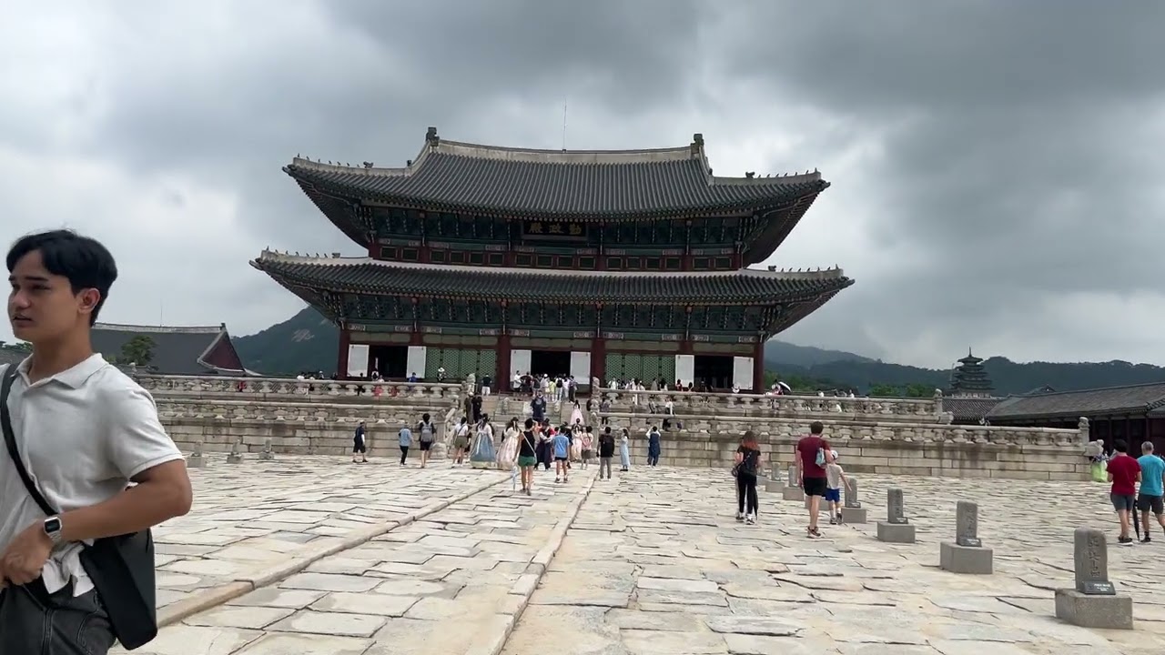 Istana gyeongbukkung traveling