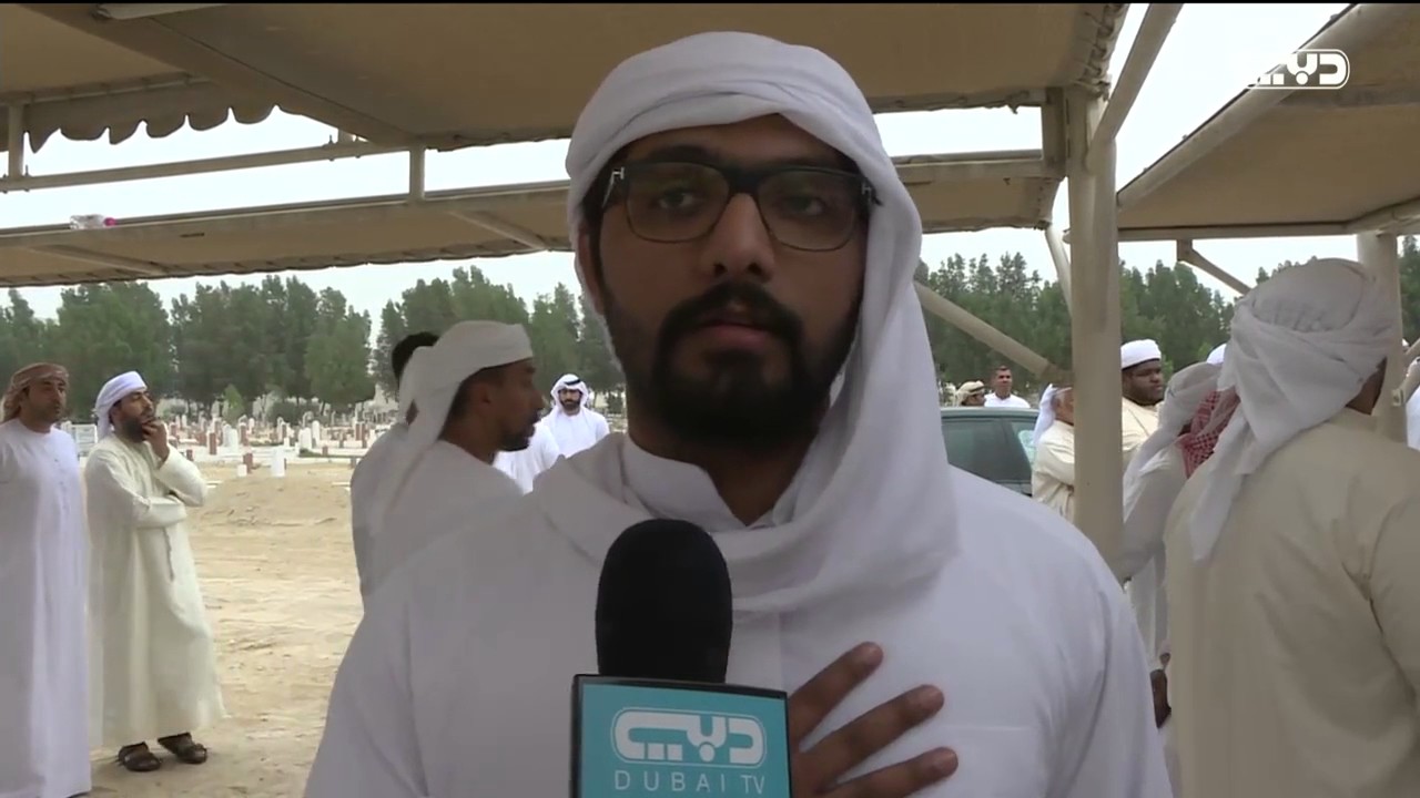 أخبار الإمارات - جموع المصلين يؤدون صلاة الجنازة على شهيد الوطن نادر مبارك عيسى