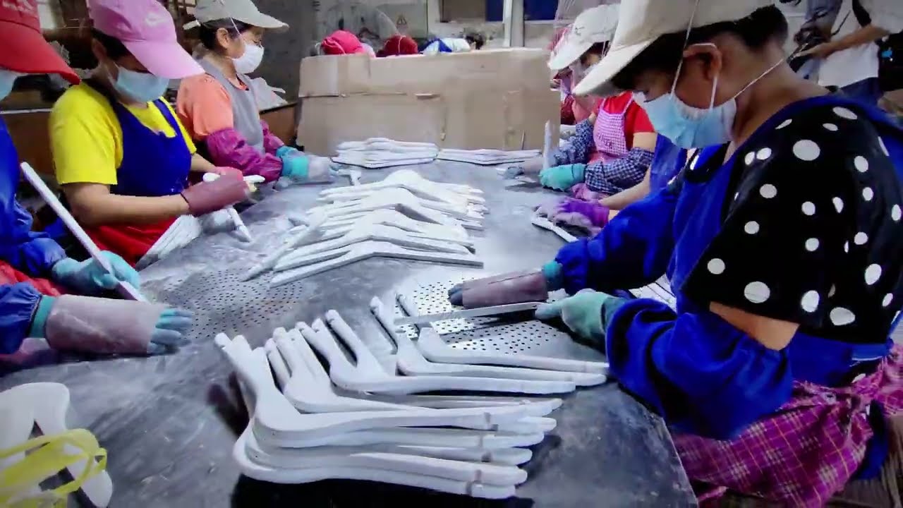 WOODEN HANGER FACTORY