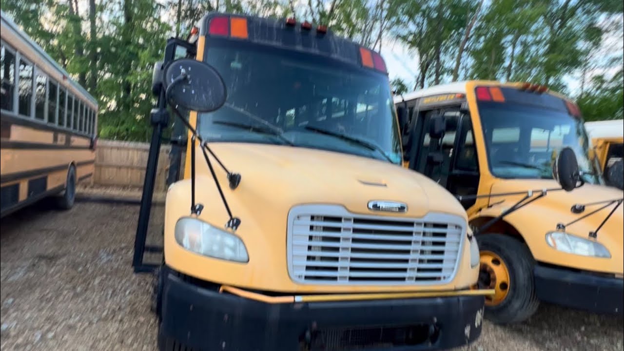2006 Thomas C2 - Caterpillar C7