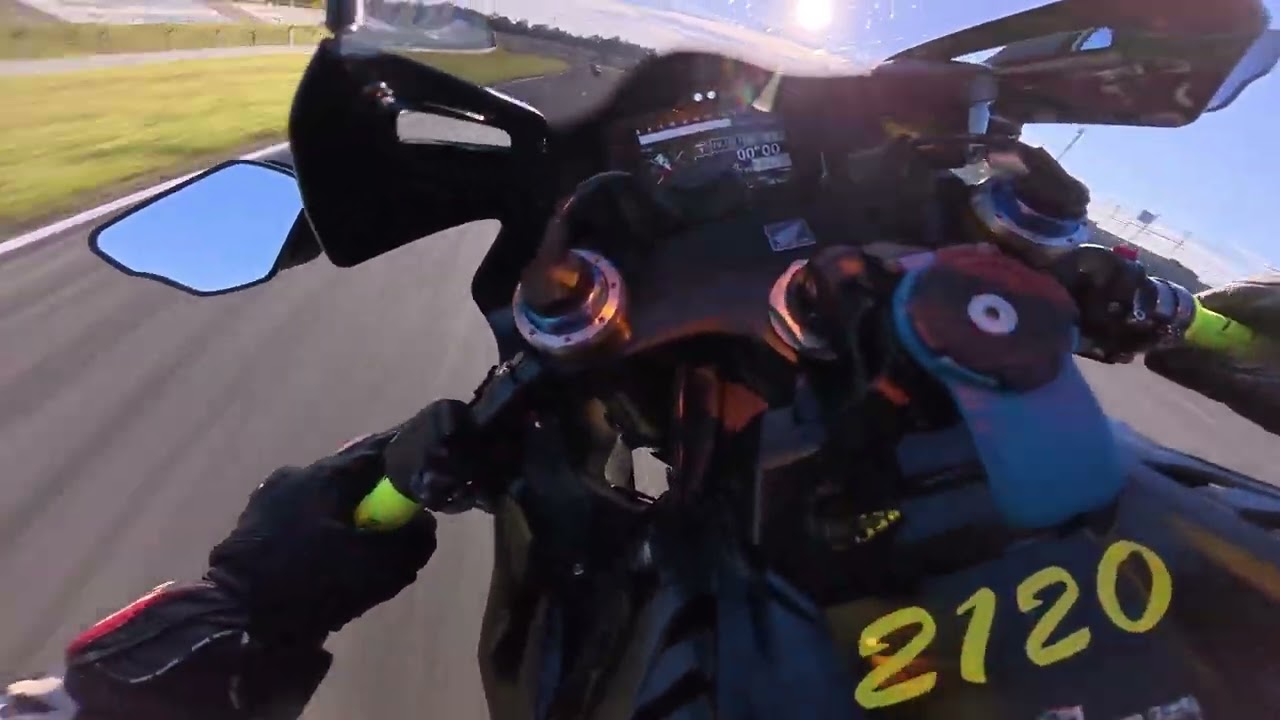 Nürburgring GP Strecke Touristenfahrten beinah Crash, Kamera Fahrt. Cbr1000rrr, s1000rr, bmw, Honda