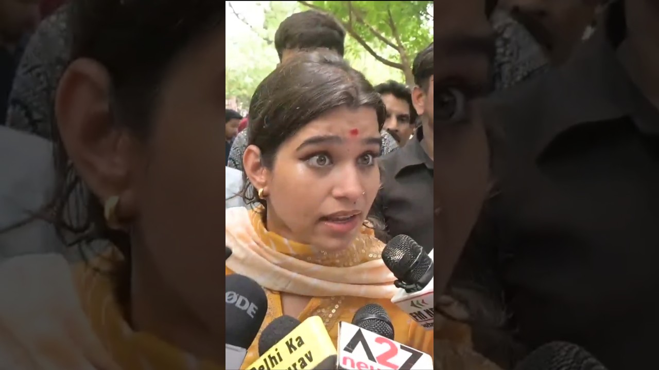 Kashmir Bharat Ka Hissa Nahi? Is Ladki Ne Khola JNU Ke Piche Ka Sach!💥 #Shorts#Viral#ShortsFeed#FYP