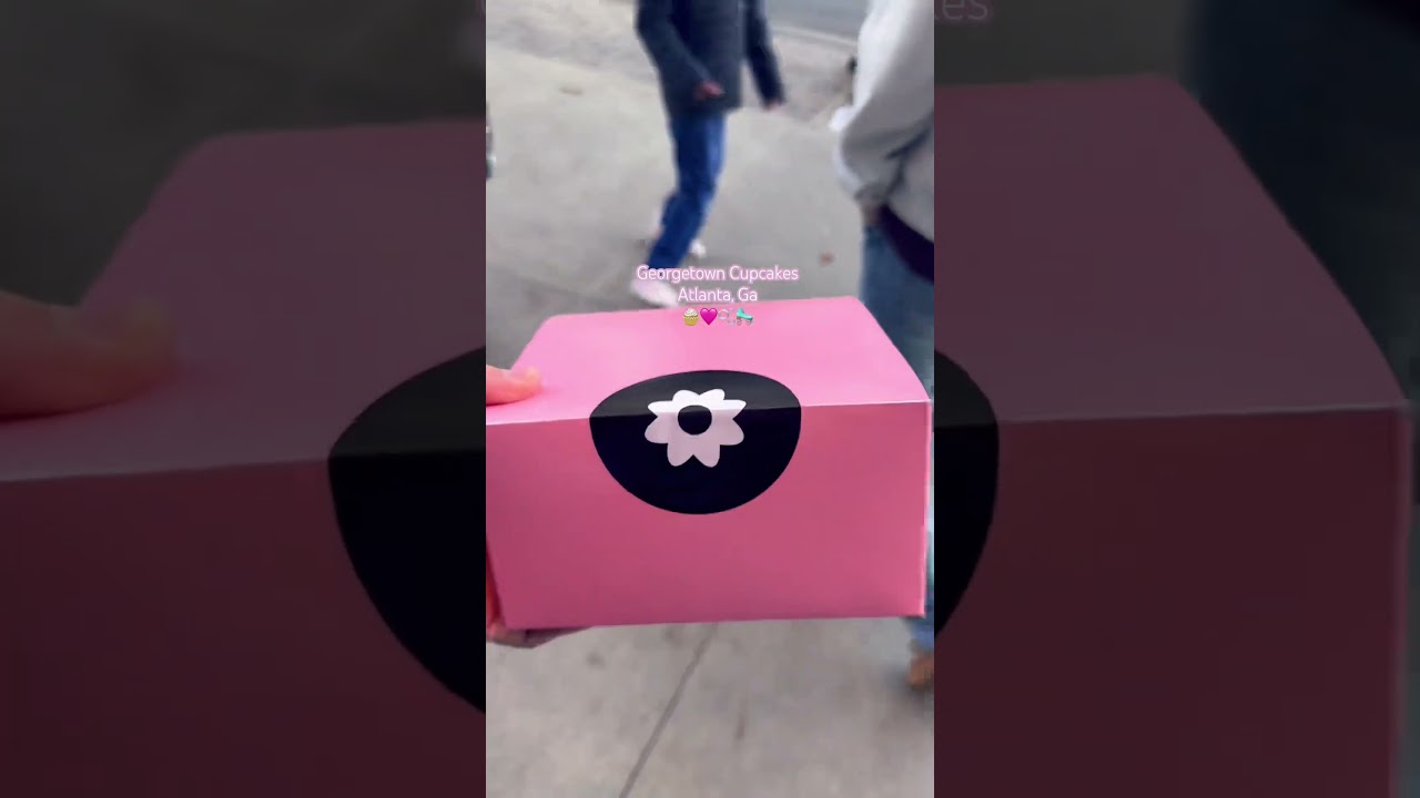 First time trying Georgetown Cupcakes & they were yummy!!! 🧁 #georgetowncupcake #cupcake #foodie