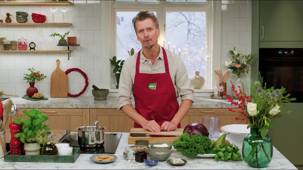 Vintersallad med grönkål, päron, ädelost och pepparkaka - Köket