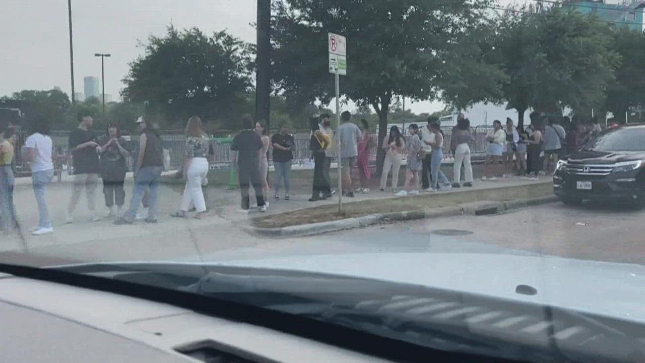 Neighbors say sold-out concerts at White Oak Music Hall causing parking issues