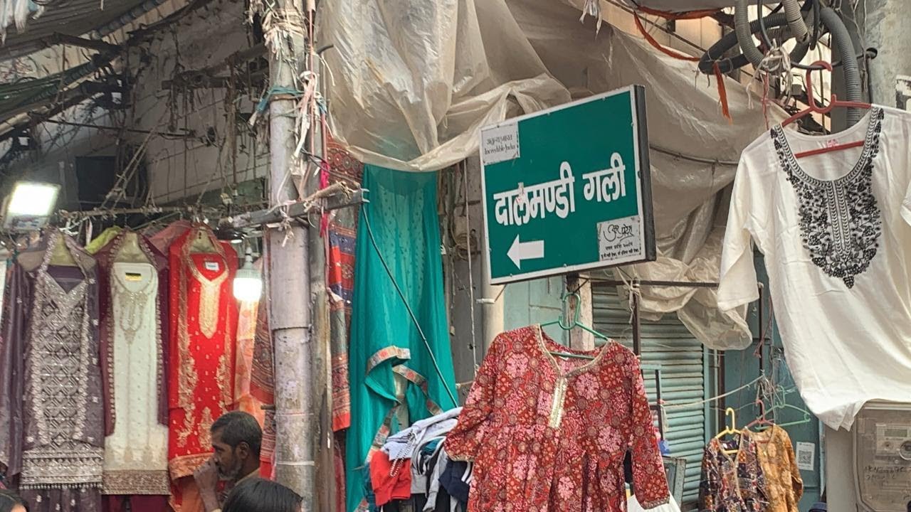 दालमंडी में ध्वस्तीकरण जारी! व्यापारियों ने दुकानें की बंद | करोड़ों का नुकसान | Dalmandi