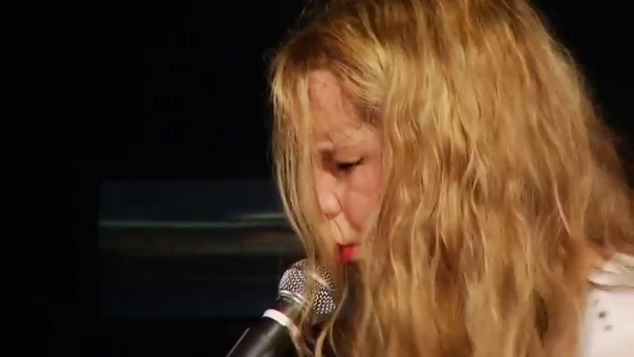 Lena Deluxe - Kill The King live @ le grand mix