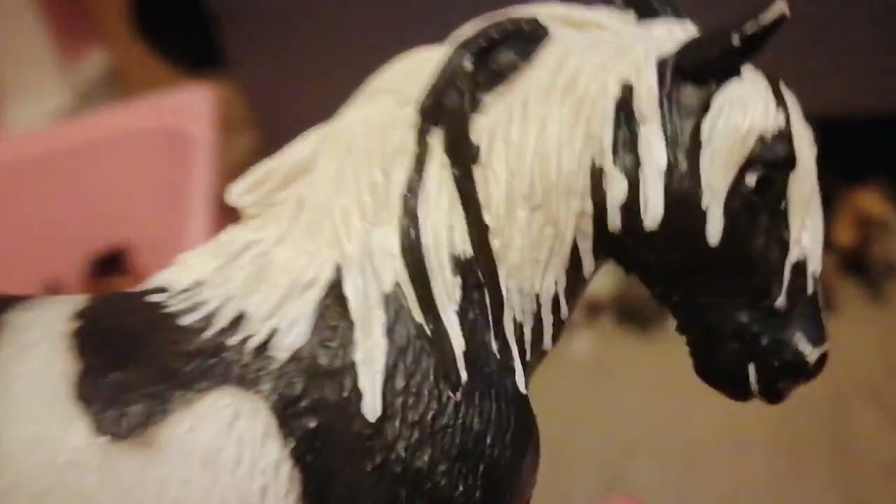 Schleich - hevosten ja varsojen esittely.