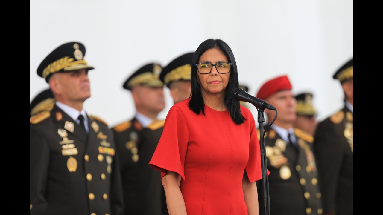 Delcy Rodríguez asiste a acto de reconocimiento y juramento de la FANB como Comandante en Jefe