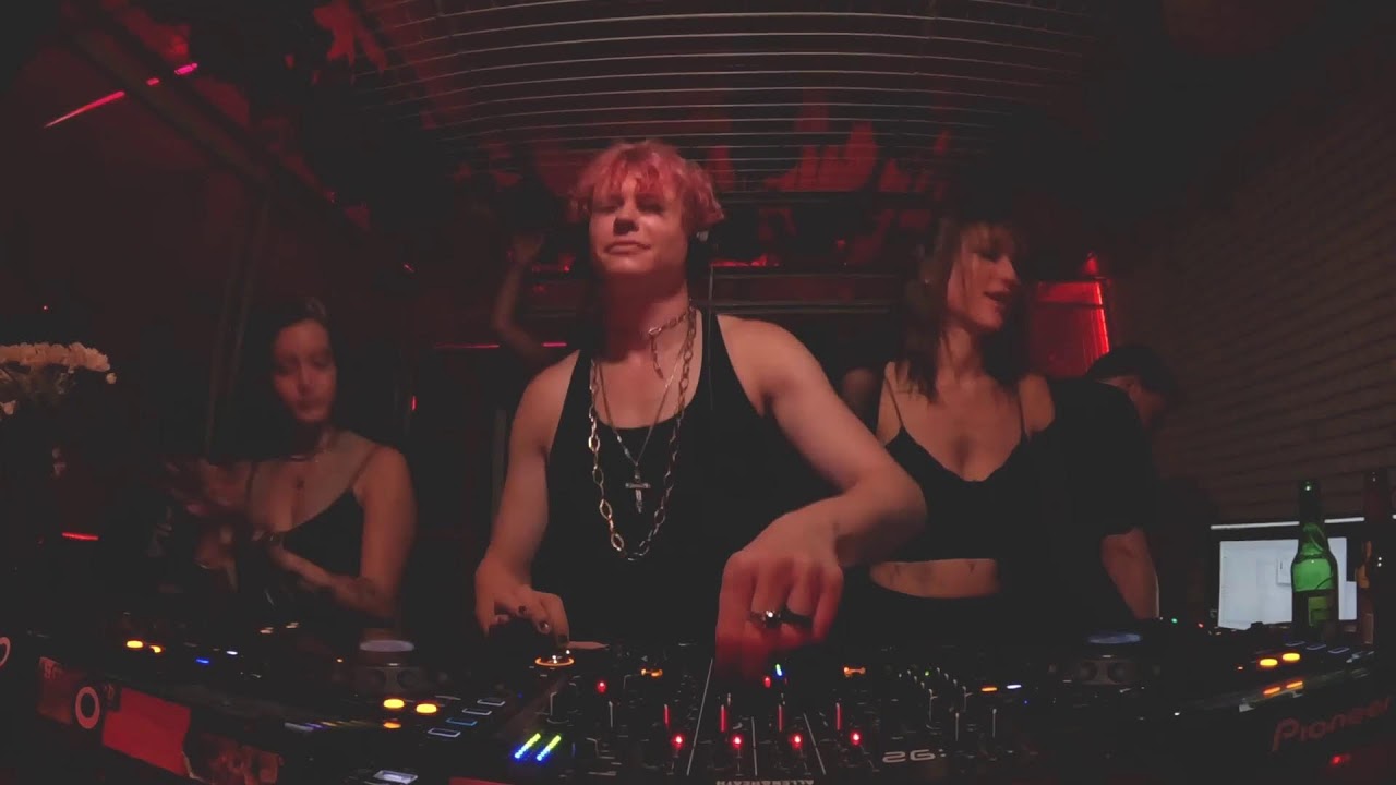 Phi Radio x Tacheles AtNacht w/ SHENKO