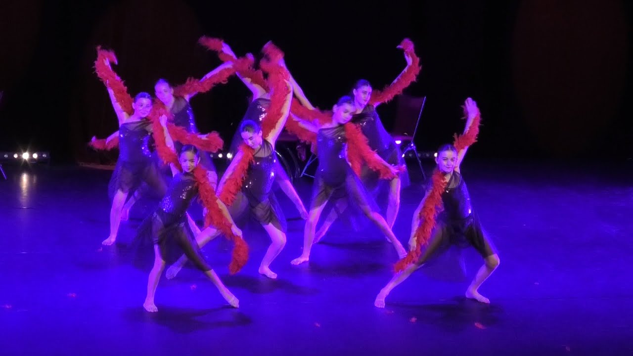 MON TRUC EN PLUME dansé par la compagnie MASQUE ET CHAUSSON