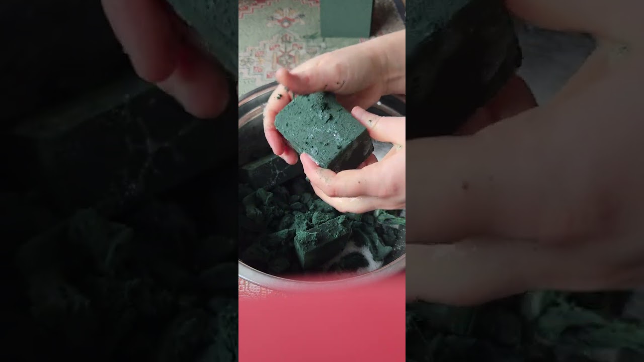 Wet #floralfoam + #palmolive dish soap 😊