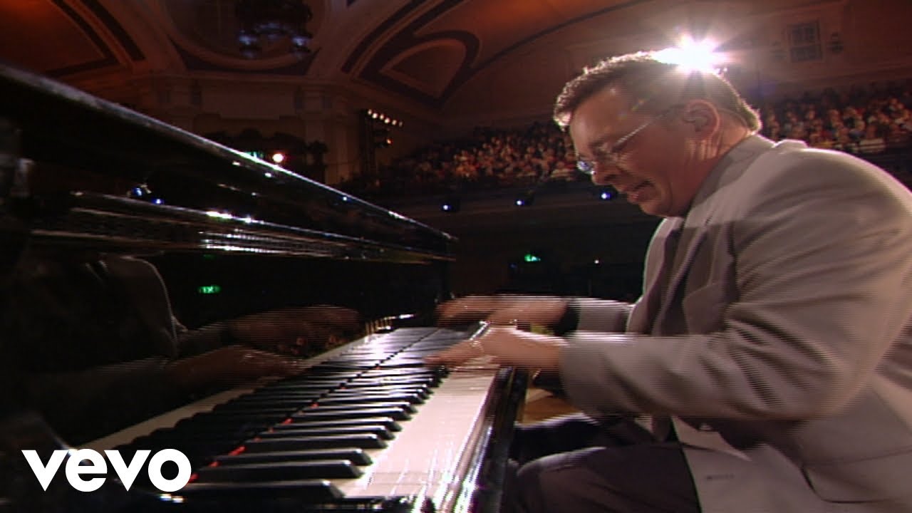 Great Is Thy Faithfulness / How Big Is God / How Great Thou Art (Medley) [Live]
