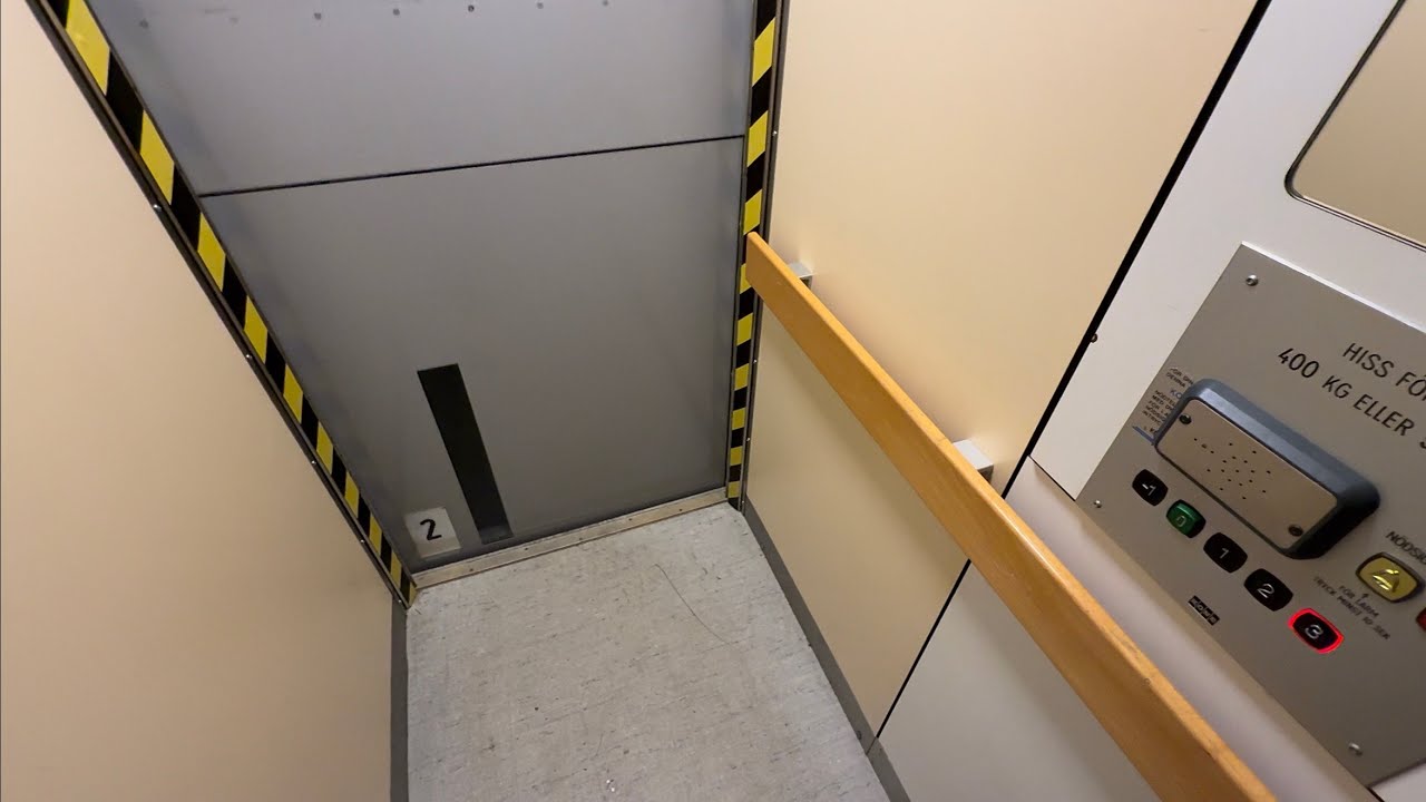 1993 KONE Roped Hydraulic Elevator @ Lerviksberget 5C, Sandarne, Söderhamn, Sweden.