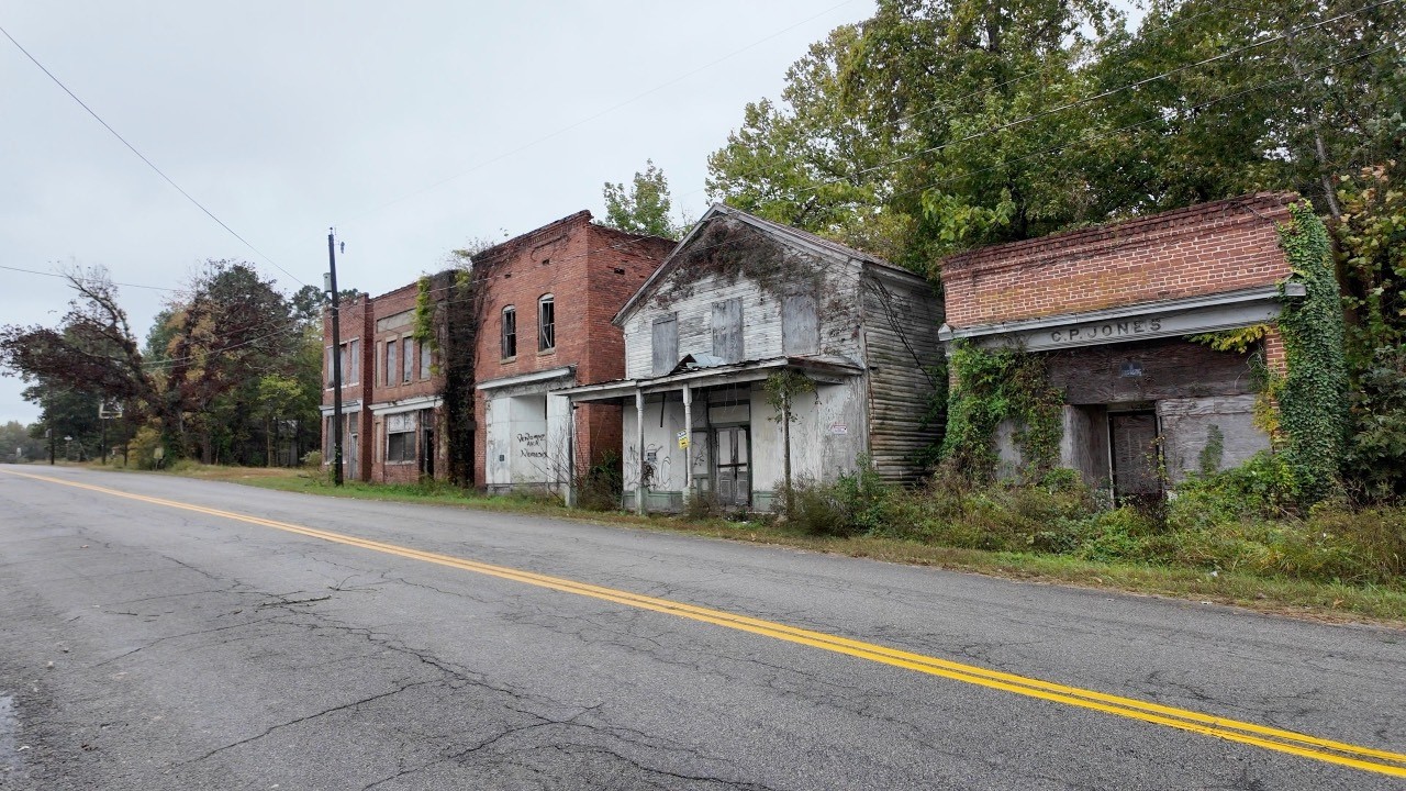 Virginia: Ghost Town Hidden On The Backroads From A Simpler Time