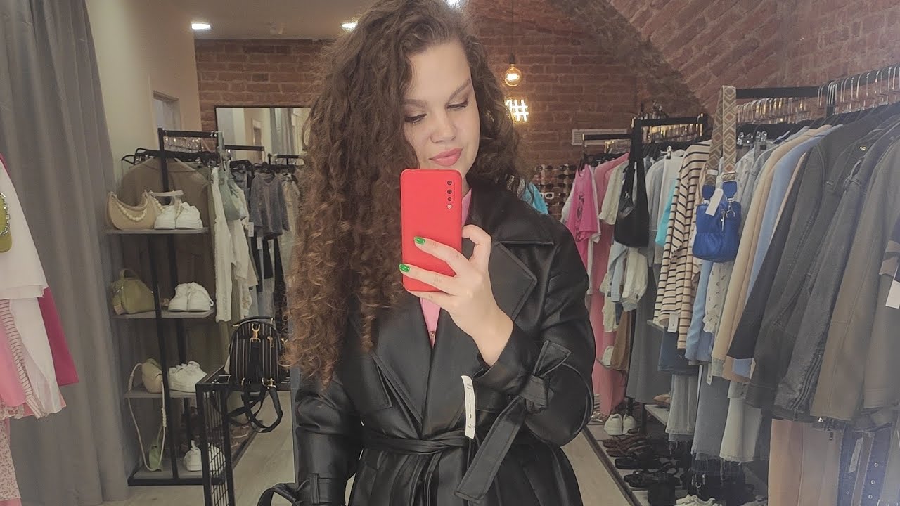 влог 3. в кафе с подружкой, сборы, болтовня про работу, новый плащ .
