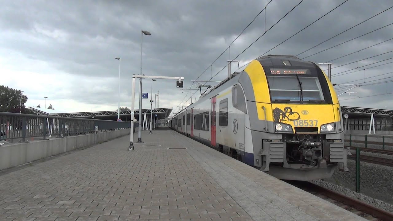 Desiro 08537 + 08553 vertrekt uit Station Noorderkempen