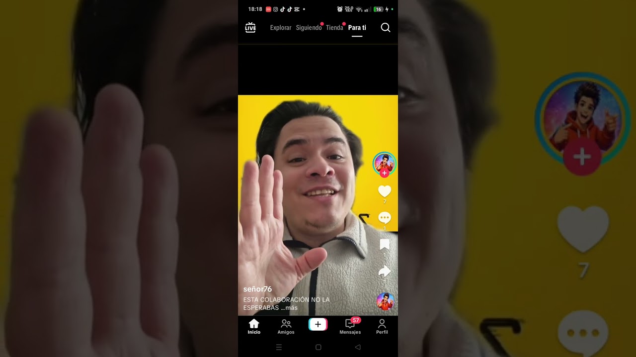 Viendo tik tok 