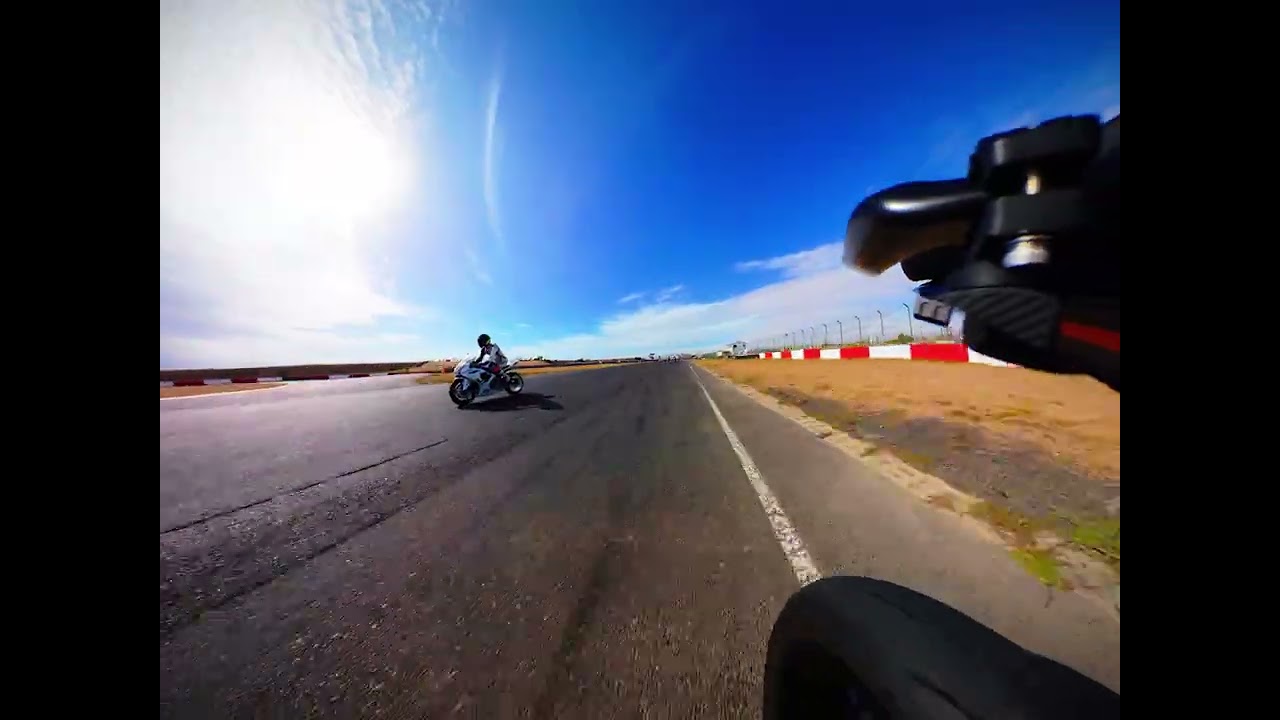 2026 KTM RC390 on Killarney raceway vs a gsxr 600