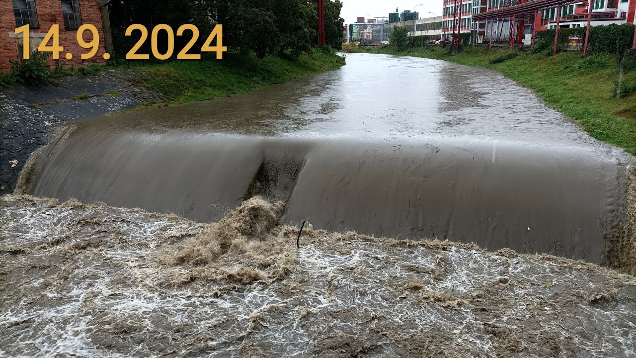 EXTRÉMNÍ SRÁŽKY - 14. září (příchod vlny)