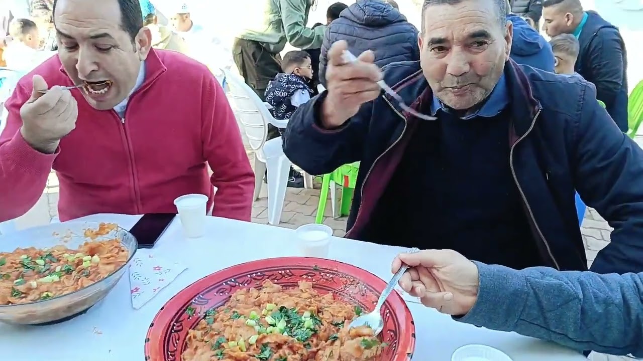 بمناسبة عيد الفطر المبارك.صبيحة يوم 31 مارس 2025 من كل عام تقاليد جزائرية.
