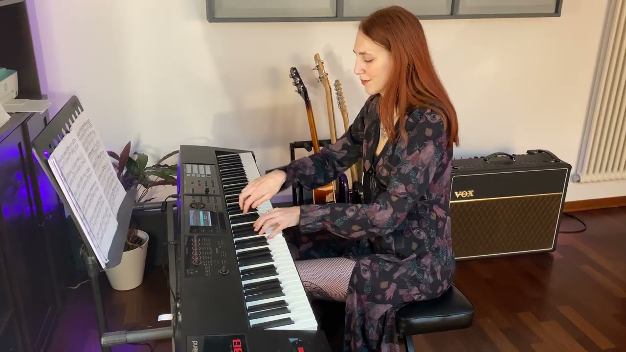 The Beatles - While My Guitar Gently Weeps (piano cover by Giulia)