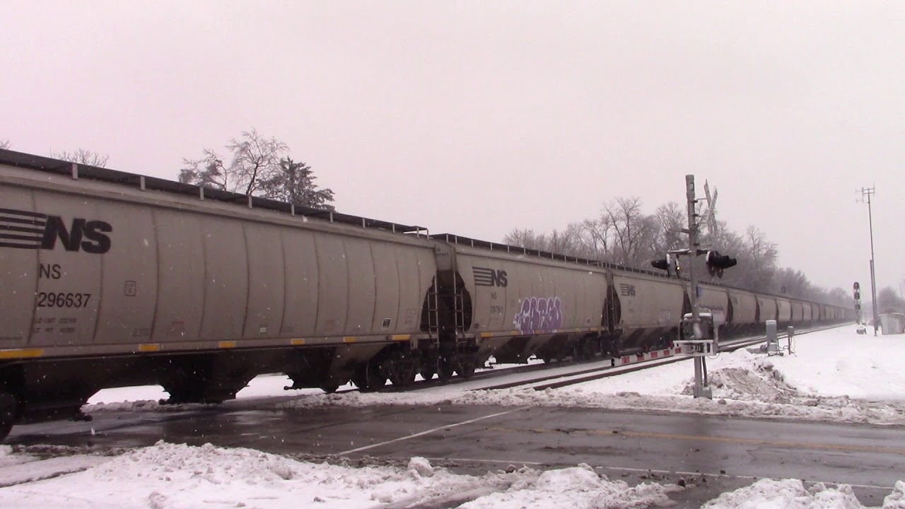 NORFOLK SOUTHERN GE D9-44CW Northbound Grain Train