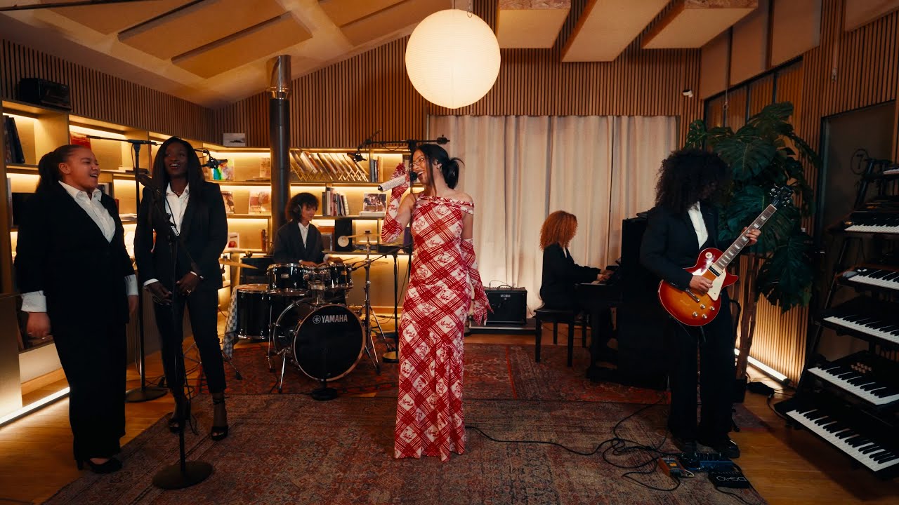 BB NOYAA - NO STRESS (Live Version)