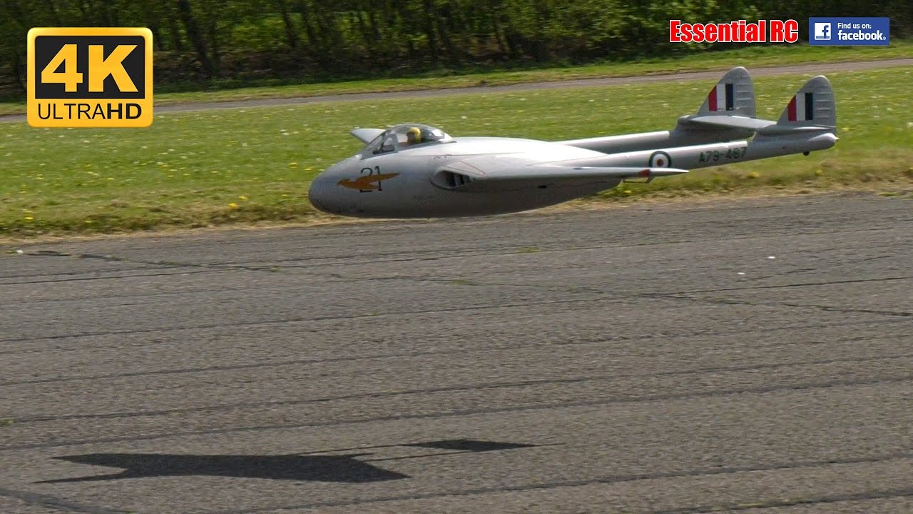 LOW FLY-BYS - RC de Havilland DH-100 Vampire [*UltraHD and 4K*]