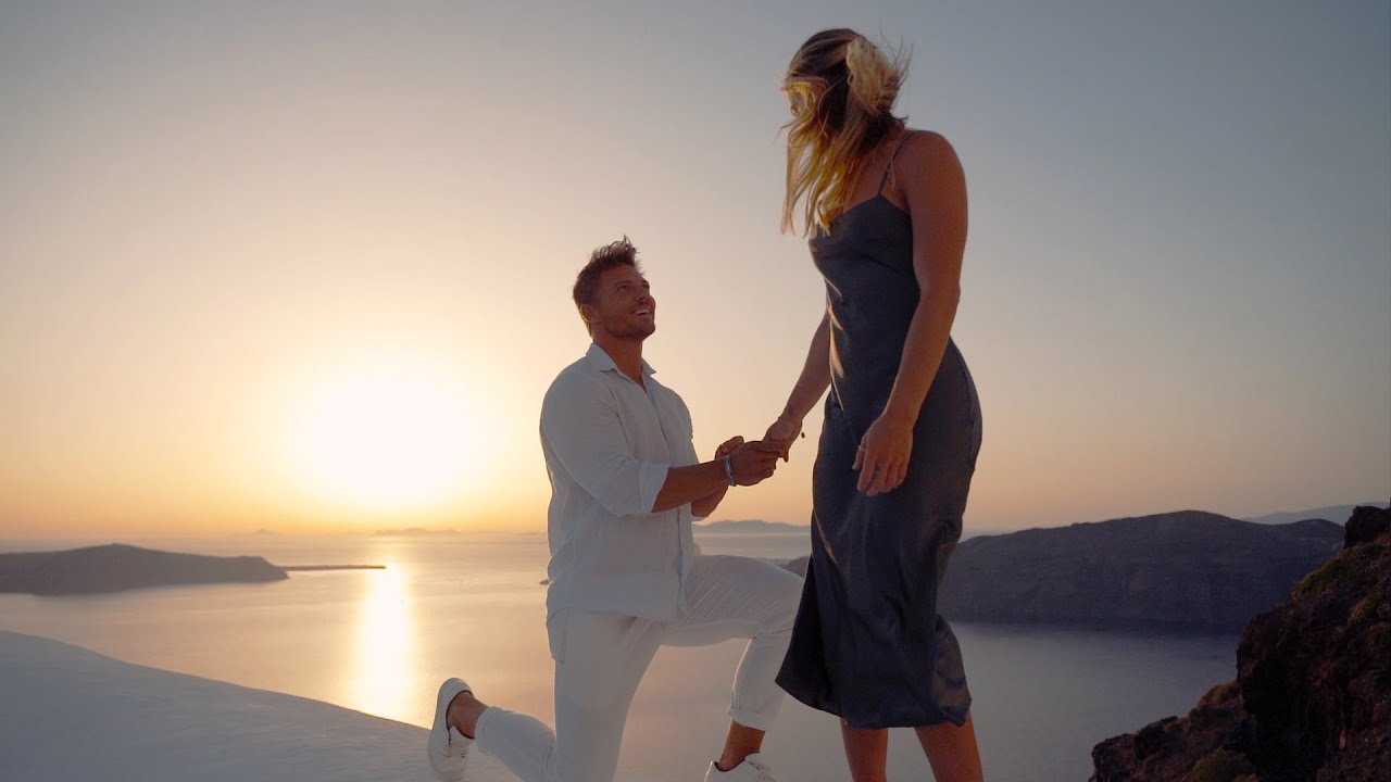 Surprise Proposal 💍🤞 - Santorini, Greece 🇬🇷