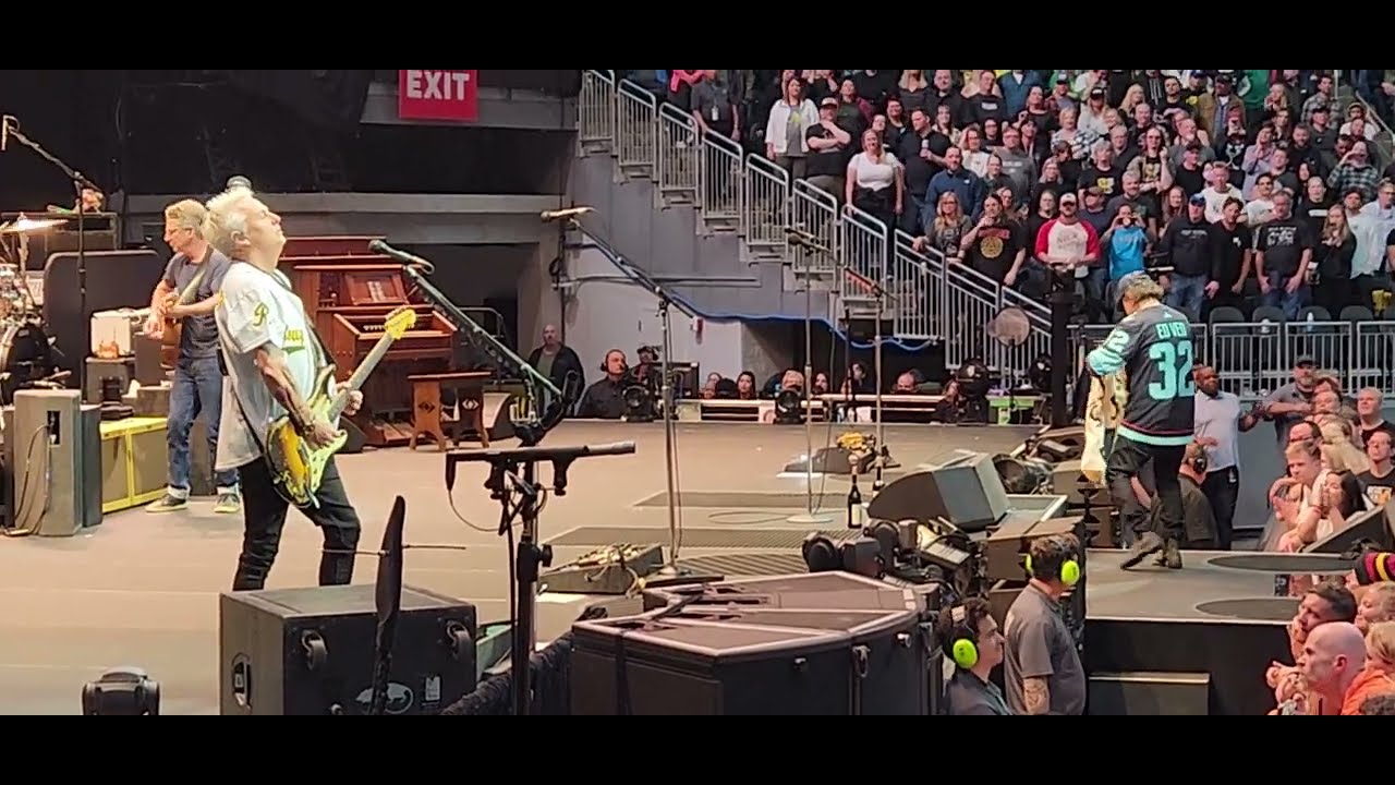 Pearl Jam: Yellow Ledbetter/Little Wing; Seattle 28 May 2024