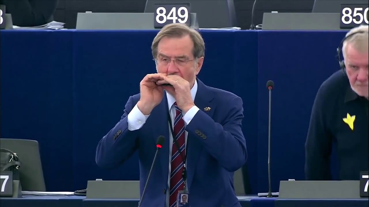 Lojze Peterle - Oda radosti na orglice v Evropskem parlamentu (18. april 2019)