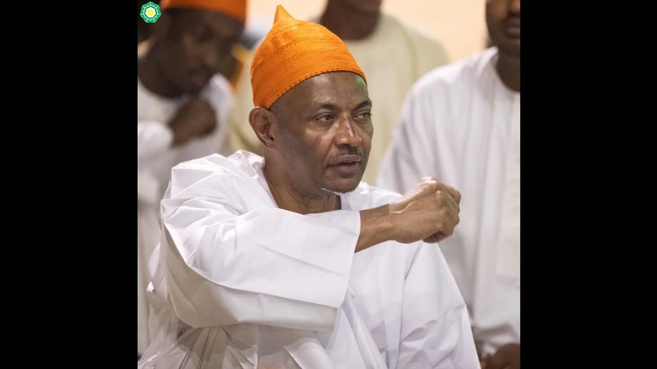 حَبيبٌ ليسَ يعدِلهُ حبِيبُ . انس مالك . حضرة