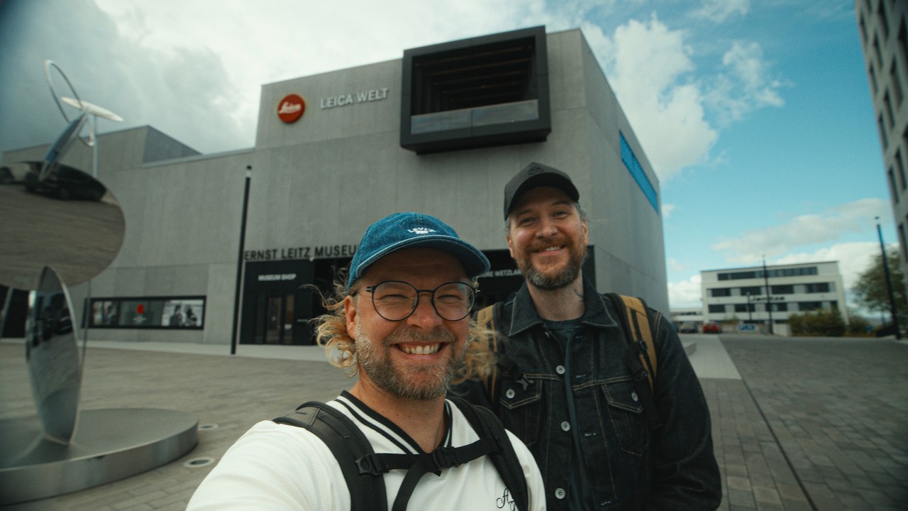 Экскурсия по заводу Leica с Питером Маккинноном VLOG