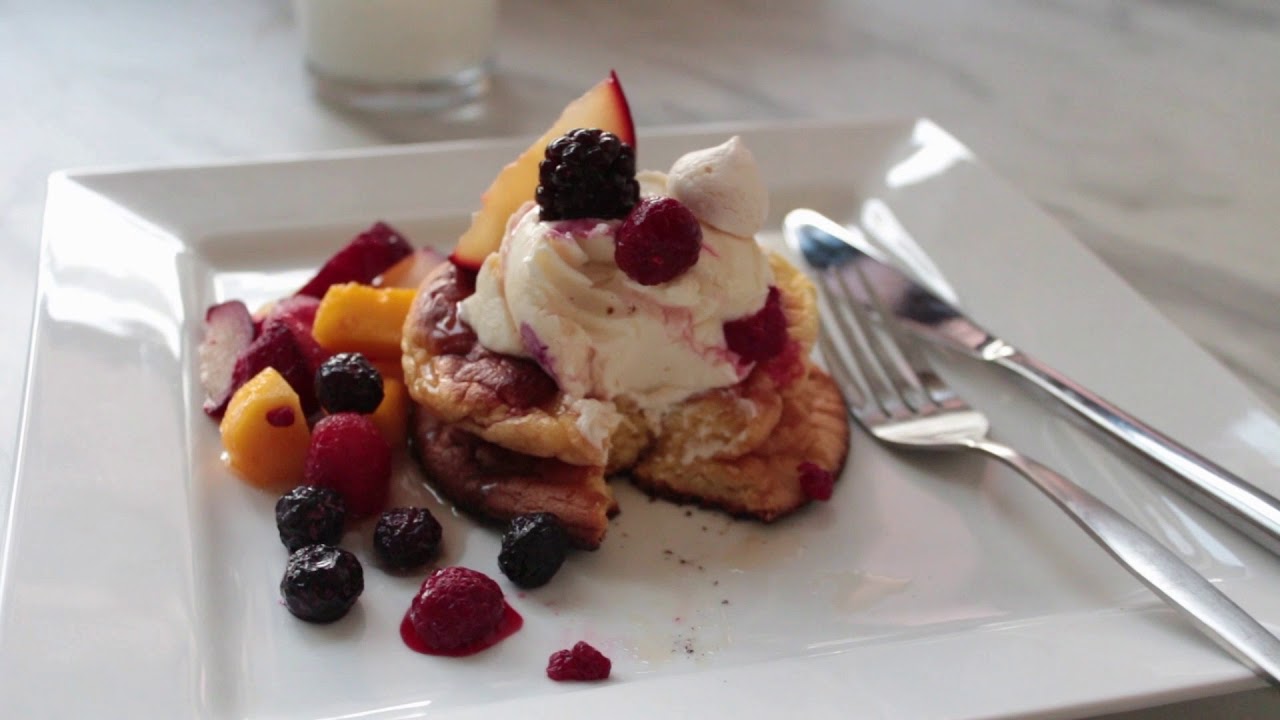 cream cheese souffle pancake with berries at home