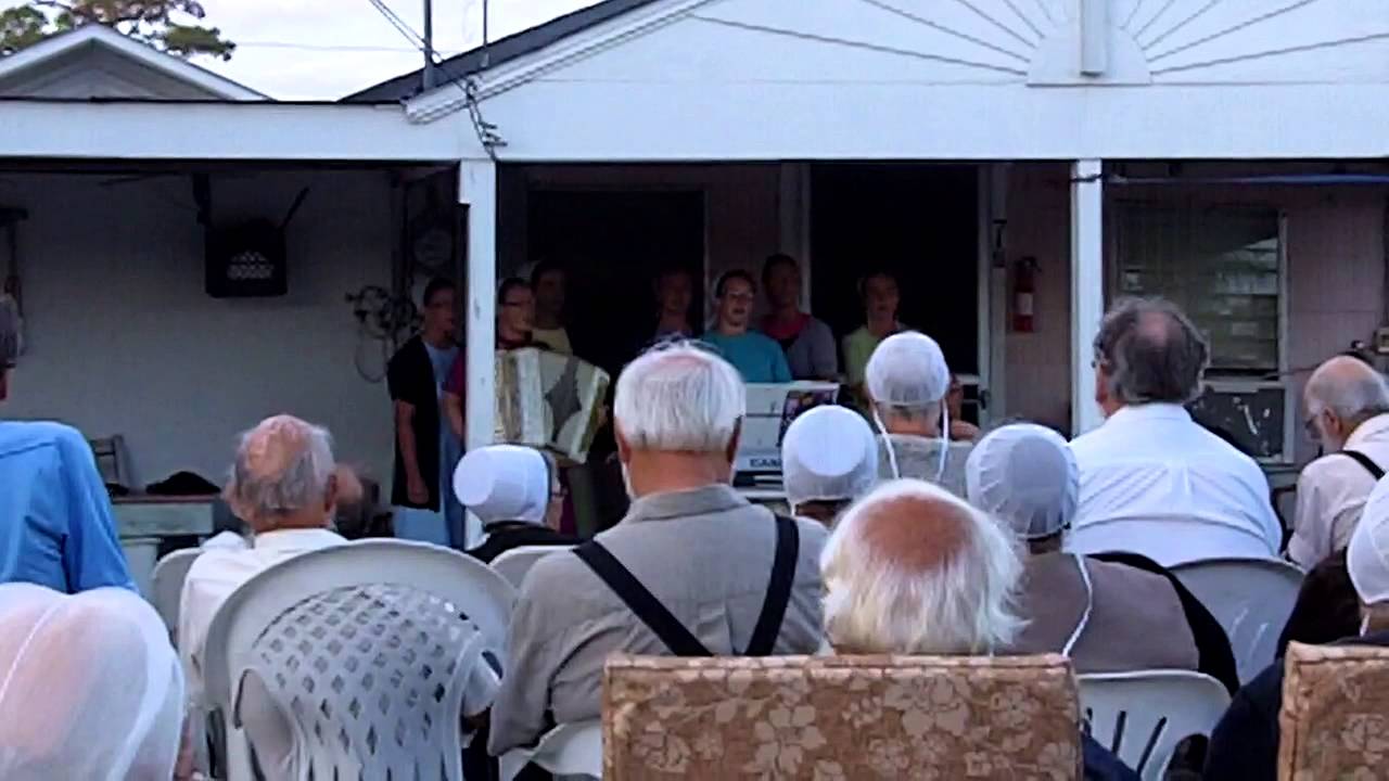 Amish Girls Sing 