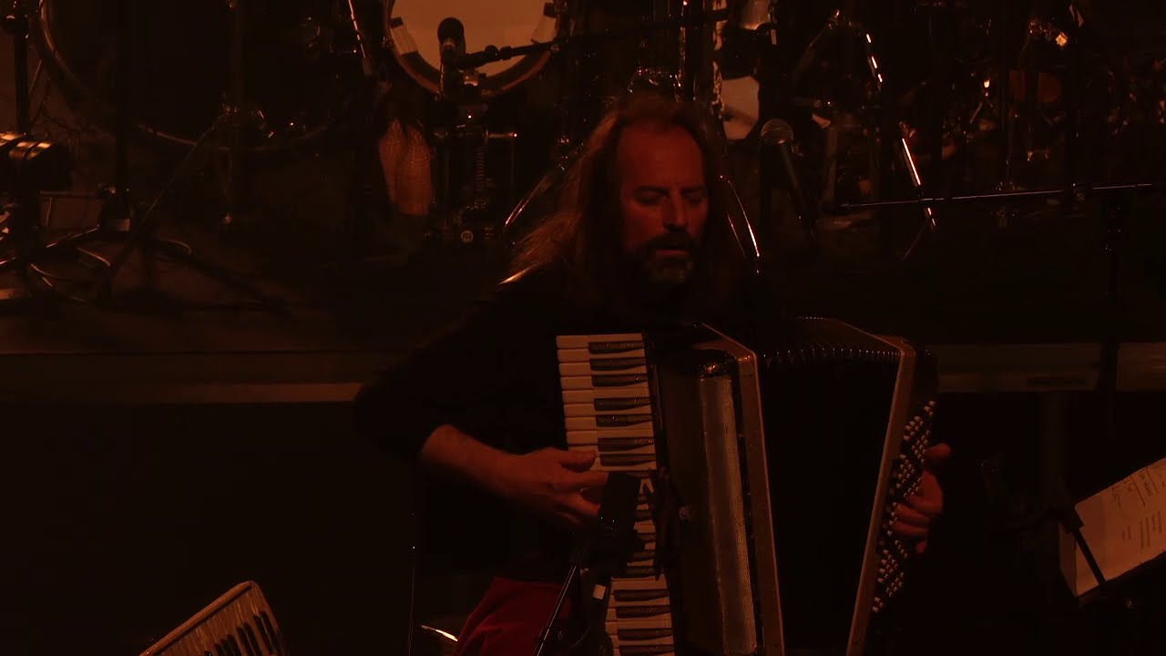CHANGO SPASIUK & PER EINAR WATLE // Hielo Azul Tierra Roja (2019) // Misiones