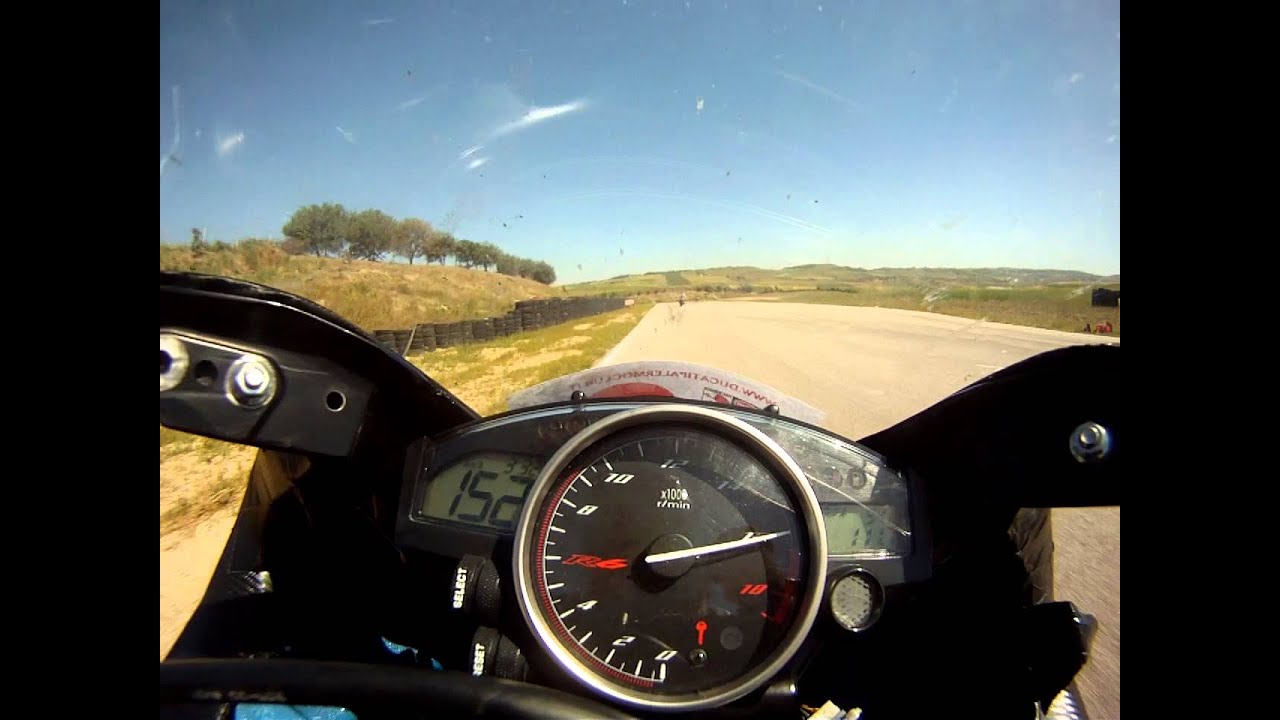 Marco Sciutteri Yamaha R6 e Bryan Spinner Kawasaki ZX10r autodromo valle dei templi 19 maggio 2013