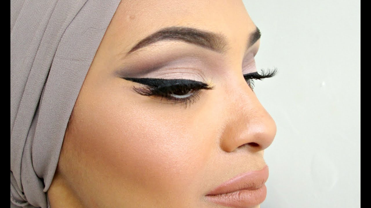 THE PERFECT MATTE CUT CREASE!