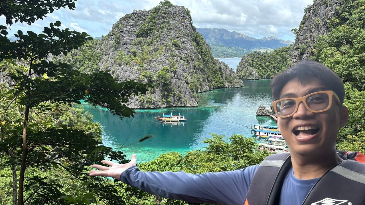 Swimming at Kayangan Lake | Coron, Palawan