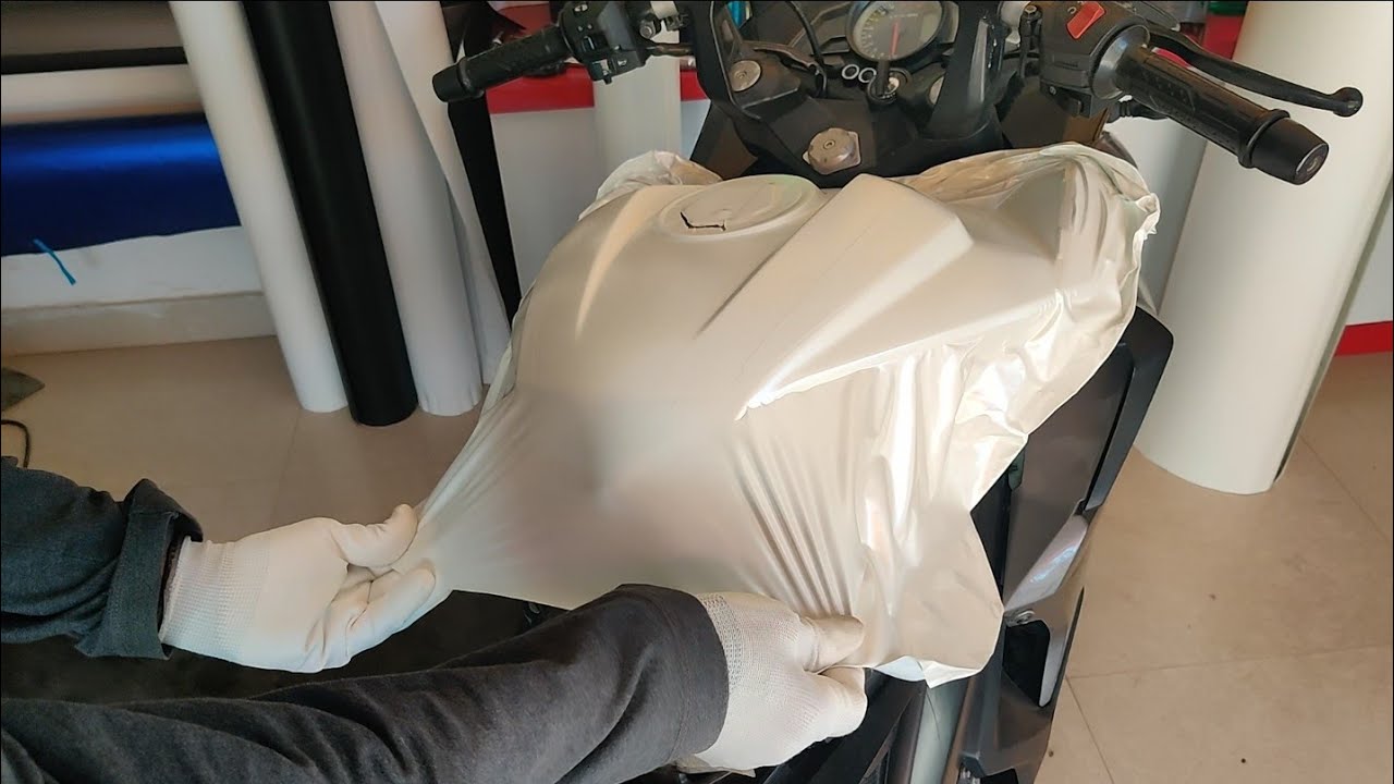 Виниловая пленка Bajaj Pulsar rs200 Satin Pearl White | Модификация rs200 | Vwraps Sikar |