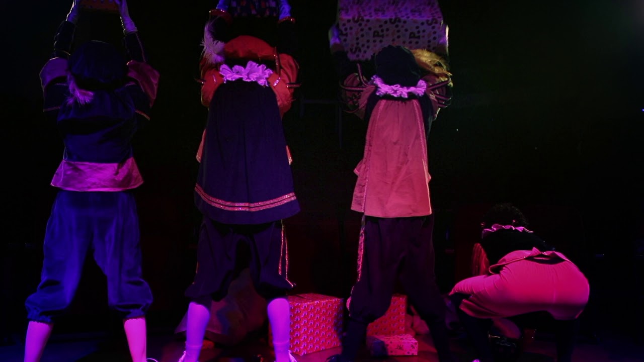 Spieken In Het Pieten Pakhuis