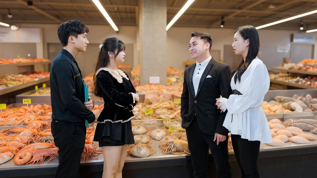Chàng Nhân Viên Quèn Bị Coi Thường Ai Ngờ Lại Là Chủ Tịch Hiệp Hội Hải Sản Và Cái Kết - Tập 1499