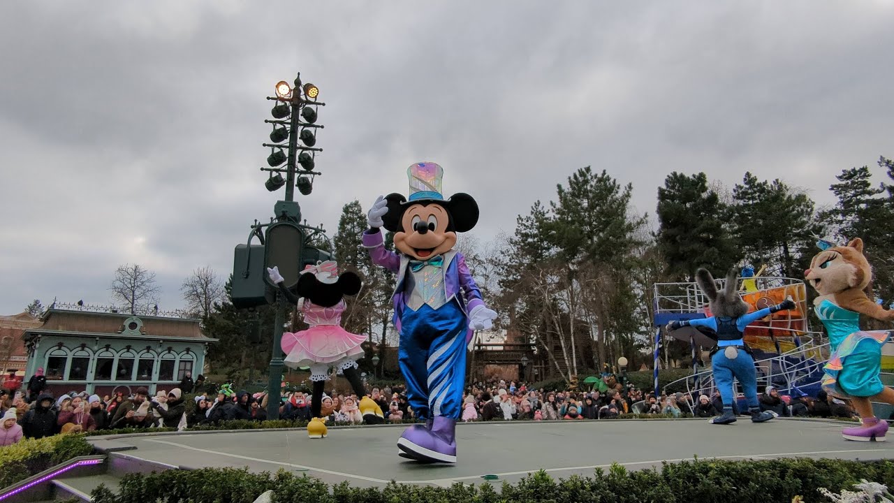 Disneyland Paris - Dream... and Shine Brighter! - Disneyland Paris 30th Anniversary