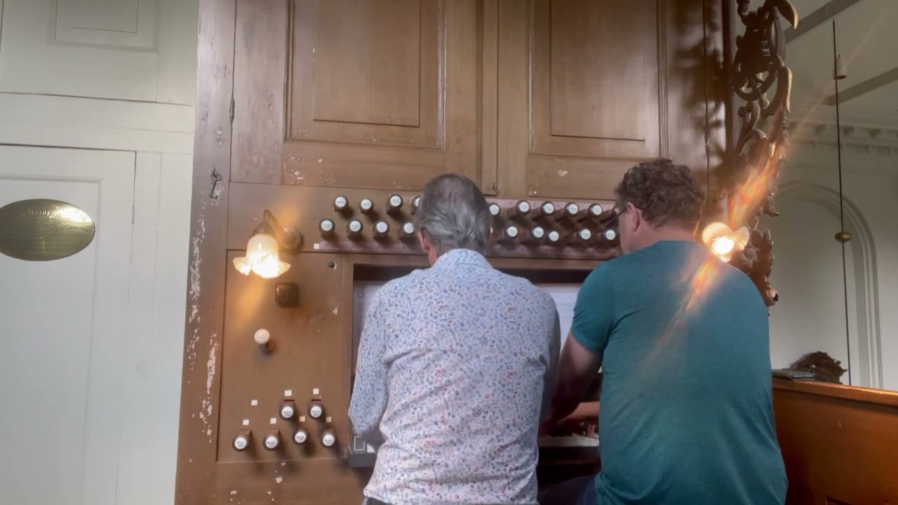 Kerkorgel klinkt als een draaiorgel :-) - Organisten: Jan Noordzij & Sebastiaan Schippers